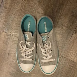Kids converse size 5 shoes can fit adult size 7.5